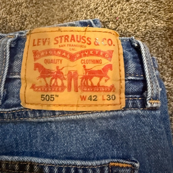 Levi's Classic Straight Blue Jeans. Size 42x30 - Picture 2 of 6